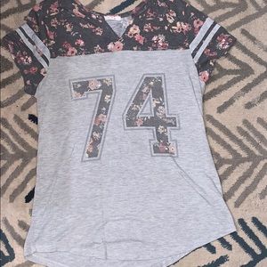 Gray shirt with flowers - juniors